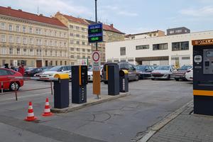 Systém zajišťující obsluhu parkoviště brněnské Fakultní nemocnice