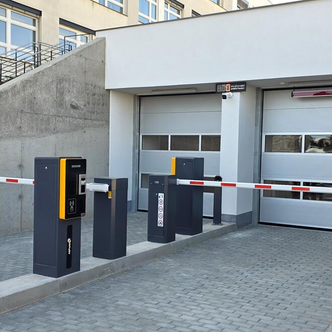 Ticketless parking system with cameras for employees of the Masaryk Oncology Institute