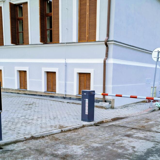 Barriers to the entrance to the premises of the Regional Technical Museum in Vysoké Mýto