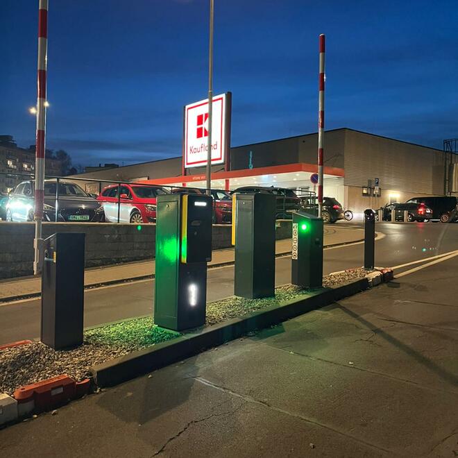 Ticket parking system with multiple entrances for Kaufland Jeseník