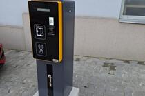 Obousměrná automatická závora s terminálem u vjezdu na parkoviště hotelu Sharingham v Brně - #3