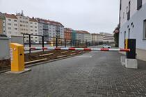 Obousměrná automatická závora s terminálem u vjezdu na parkoviště hotelu Sharingham v Brně - #4