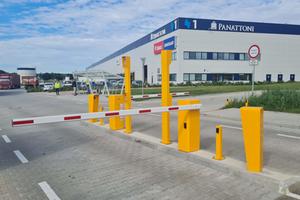 Průmyslové závory a parkovací systém logistického centra