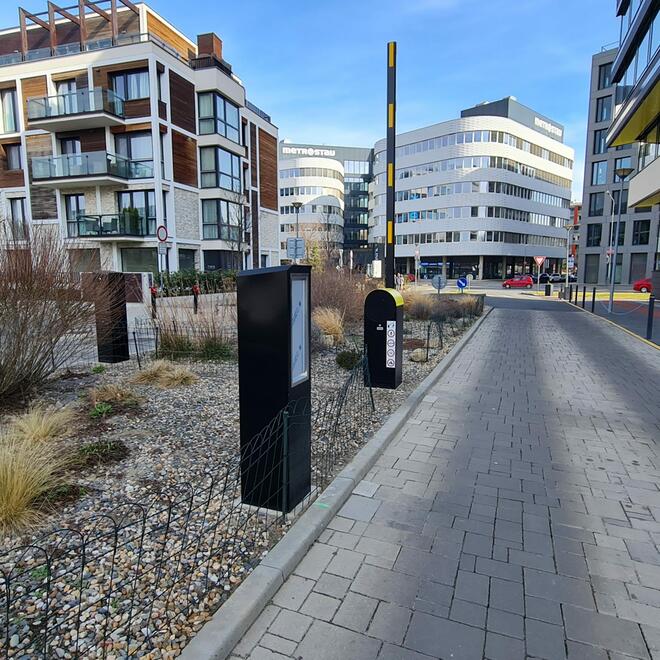 Kontrola vjezdů do komplexu kancelářských budov v Praze