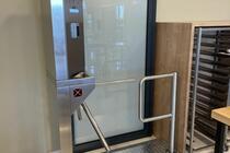 Turnikety s mincovníkem na pánské a dámské toalety - #1