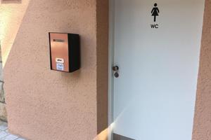Nové řešení vstupu na WC na kolonádě v Luhačovicích