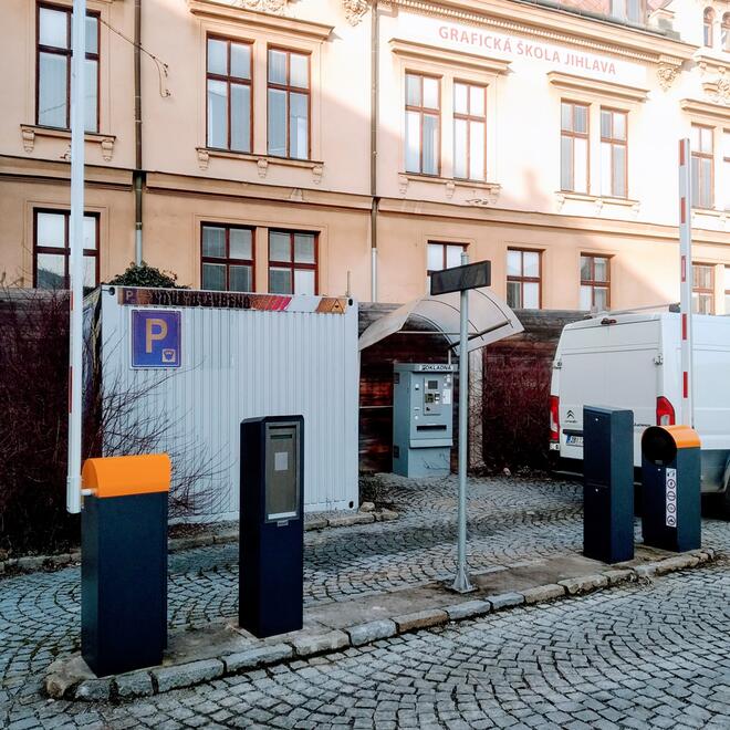 Modernizace závor na soukromém parkovišti v Jihlavě