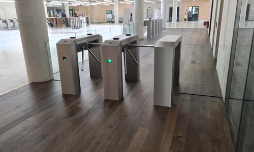 Turnstiles for employees to access the ČSOB building