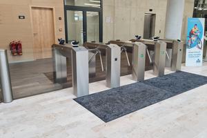 Turnstiles for employees to access the ČSOB building