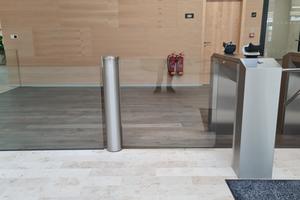 Turnstiles for employees to access the ČSOB building