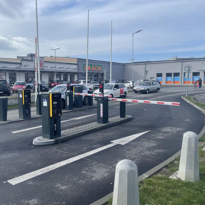 Smart parking system with separate cash register at Kaufland