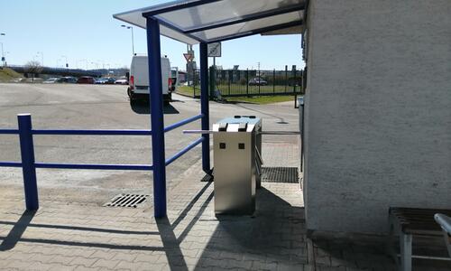 Two-way double turnstile to enter the company premises