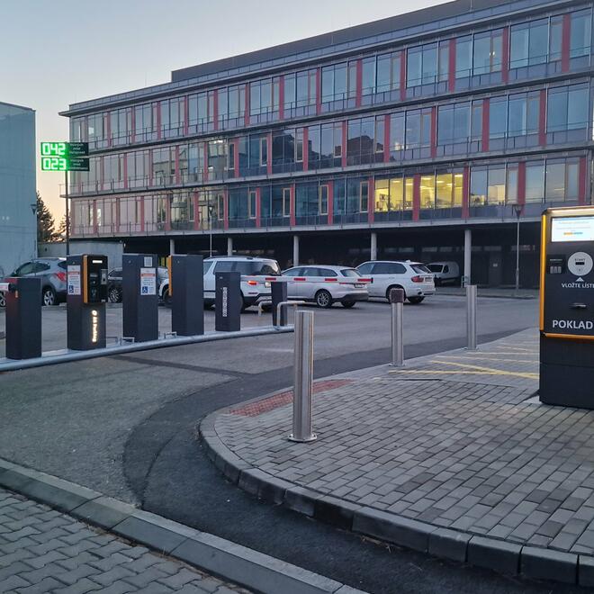 Self-service parking system with license plate recognition
