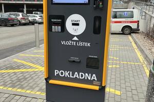 Self-service parking system with license plate recognition