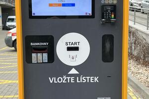 Self-service parking system with license plate recognition