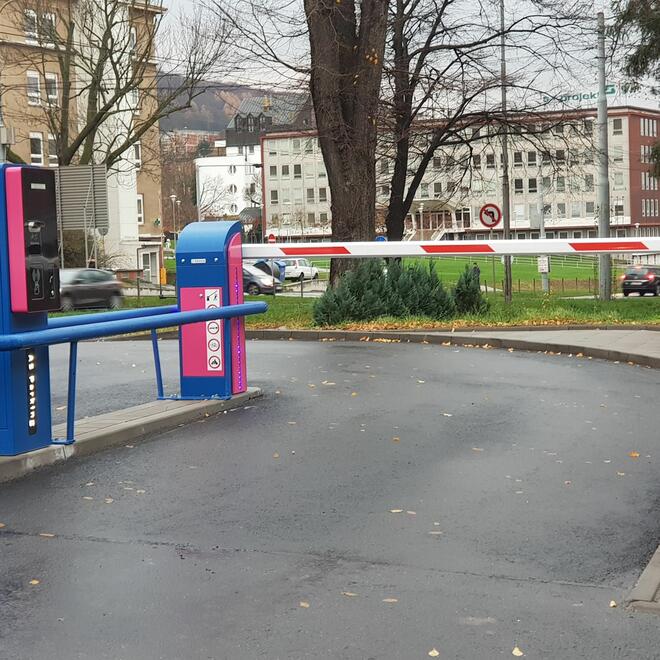 Parking system with automatic cash register at the Zlín clinic
