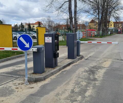 Automatické závory vám usnadní správu vjezdů, potažmo celého parkoviště | Využití vjezdových závor, automatických závor a parkovacích závor