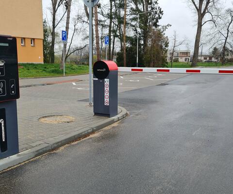 Automatické závory vám v AS Parking nabarvíme do libovolných odstínu podle vašeho výběru | Využití vjezdových závor, automatických závor a parkovacích závor